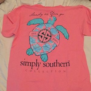 New with tags. Simply Southern t shirt sz med